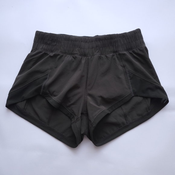 🍋Like New Lululemon Miles Ahead Short (2.5") - Picture 6 of 12